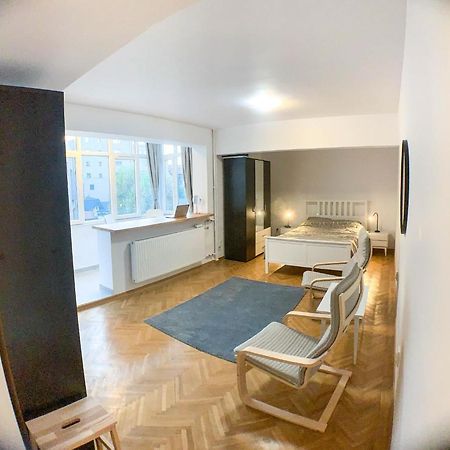 Luterana Studio Apartment Bukarest Exterior foto