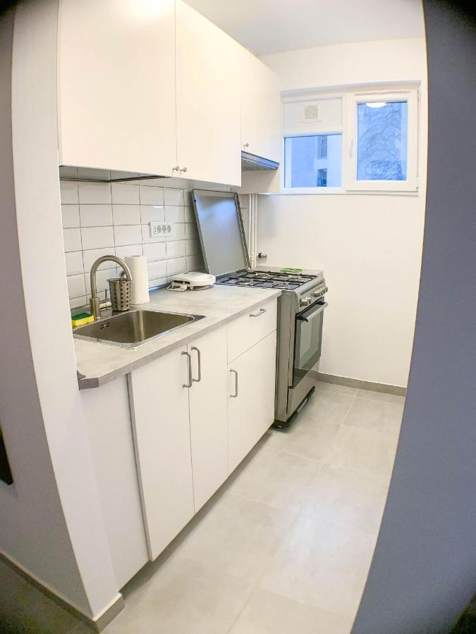 Luterana Studio Apartment Bukarest Exterior foto